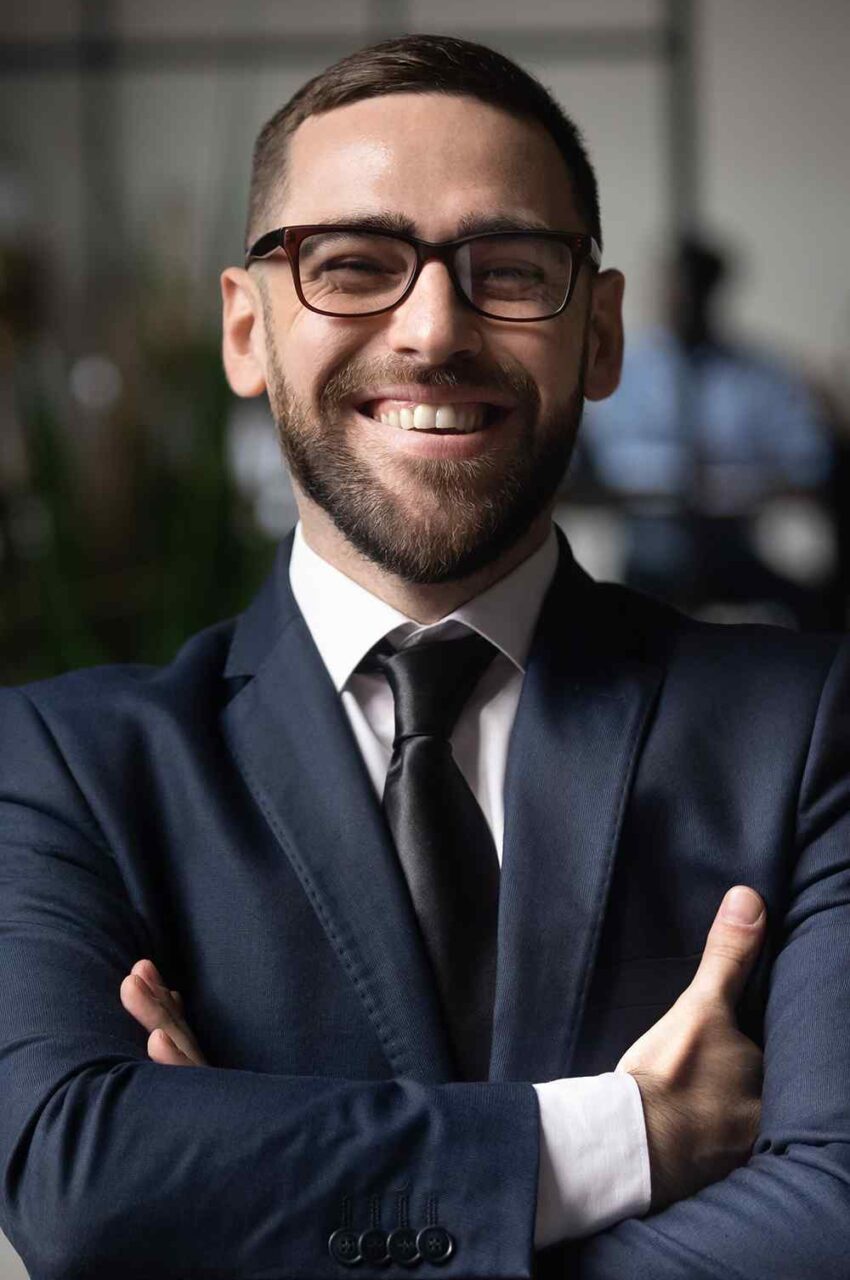 https://vivekchauhan.com/wp-content/uploads/2020/08/team_05-850x1280.jpg